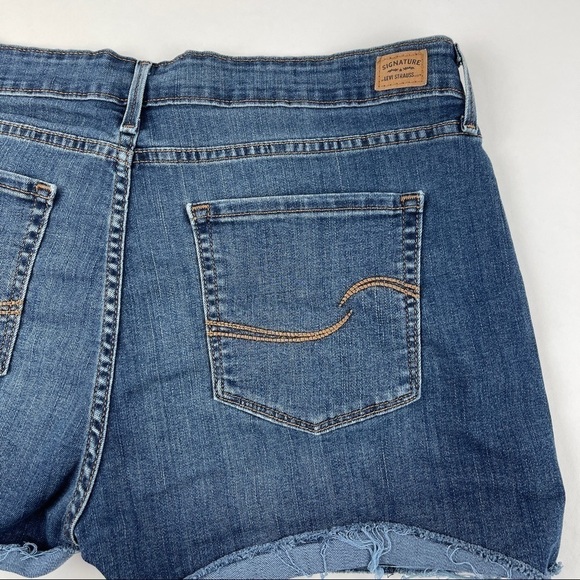 Signature Levis Jean Shorts Womens 14 Modern Shorts Blue Denim - Picture 8 of 9